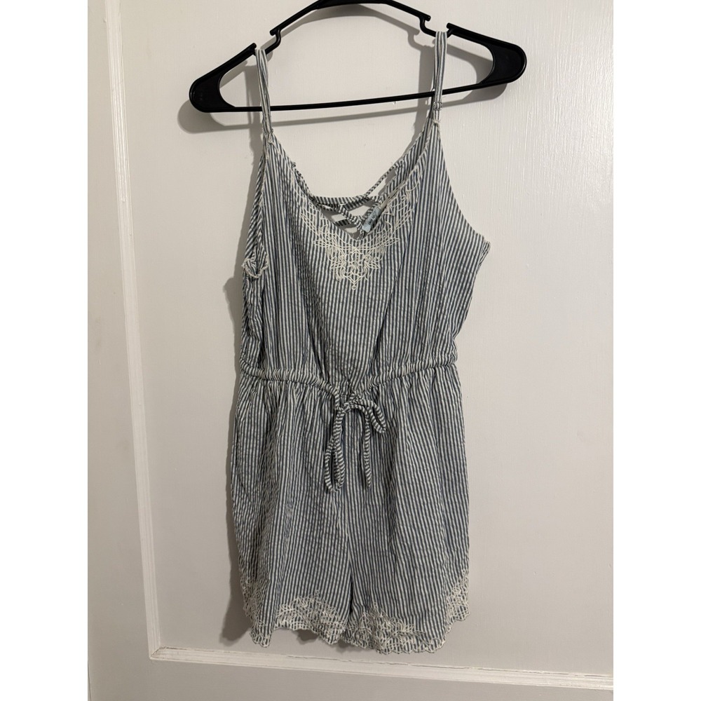 Kimchi Blue striped seersucker romper with white embroidered detailing Size Med